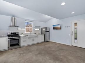 1309 Singleton Ave 2, Austin TX 78702