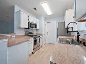1009 Laurelleaf DR, Pflugerville TX 78660