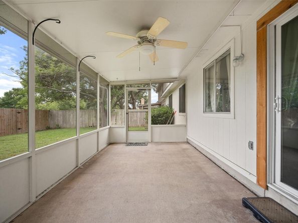 1009 Laurelleaf DR, Pflugerville TX 78660