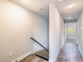 1417 Kramer LN 9, Austin TX 78758