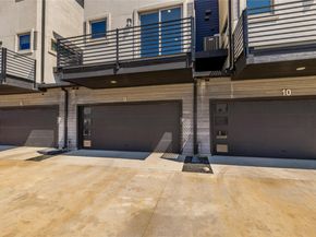 1417 Kramer LN 9, Austin TX 78758