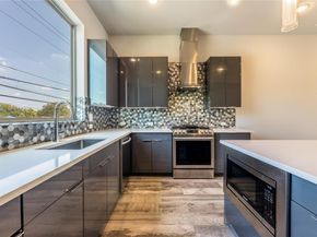 1417 Kramer LN 9, Austin TX 78758
