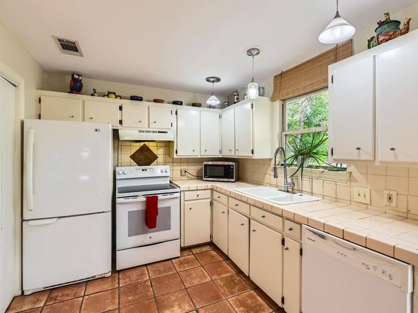 7704 Williamson Creek DR, Austin TX 78736