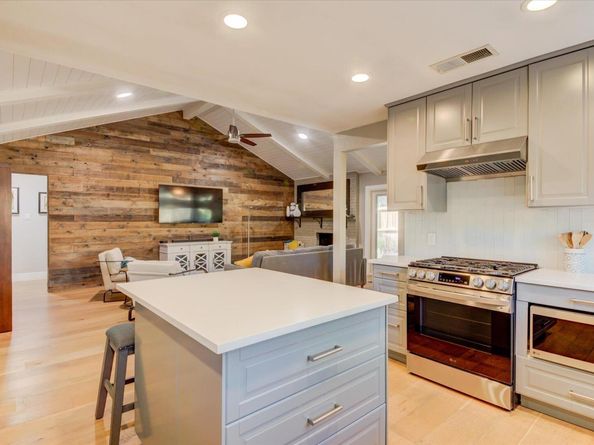2713 Bryonhall DR, Austin TX 78745