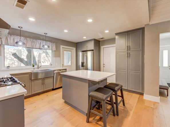 2713 Bryonhall DR, Austin TX 78745