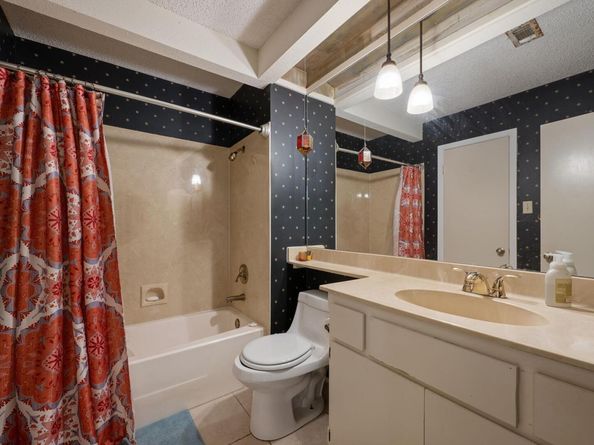 1748 Ohlen Rd 3, Austin TX 78757