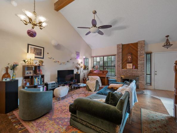 1748 Ohlen Rd 3, Austin TX 78757