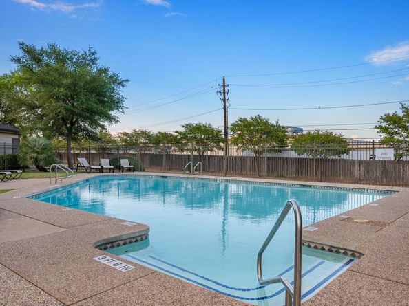 1748 Ohlen Rd 3, Austin TX 78757