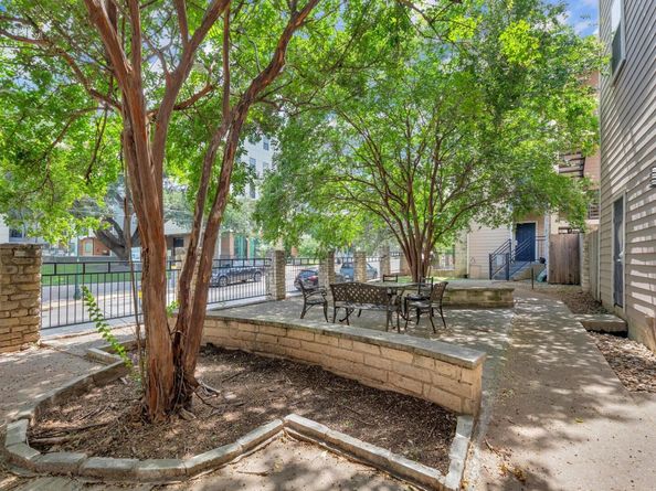 2414 Longview ST 101, Austin TX 78705