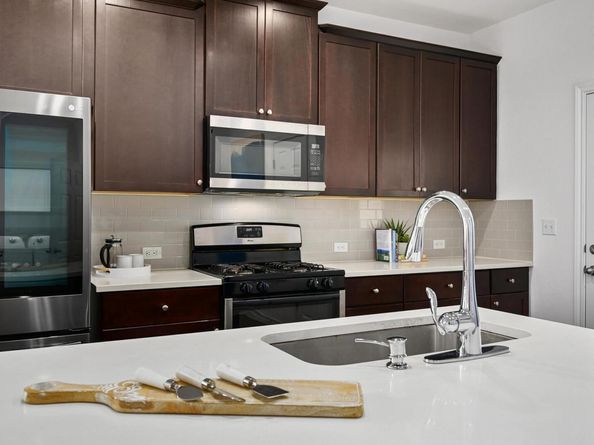 5400 Golden Canary LN 49, Austin TX 78723