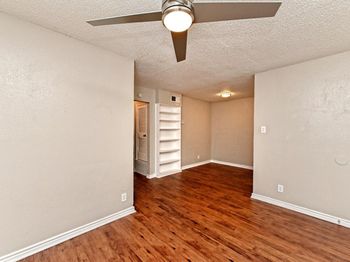 2401 Manor RD