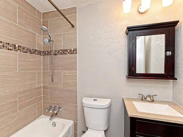 2401 Manor RD 120, Austin TX 78722