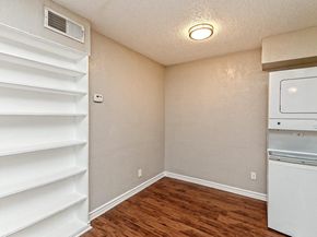 2401 Manor RD 120, Austin TX 78722