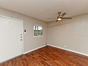 2401 Manor RD 120, Austin TX 78722