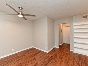 2401 Manor RD 120, Austin TX 78722