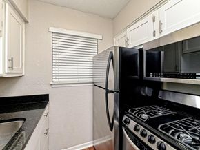 2401 Manor RD 120, Austin TX 78722