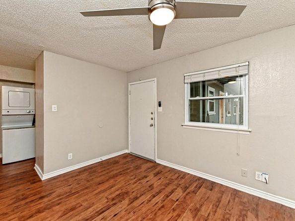 2401 Manor RD 120, Austin TX 78722
