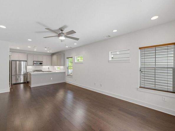 1010 Muse LN 15, Austin TX 78702