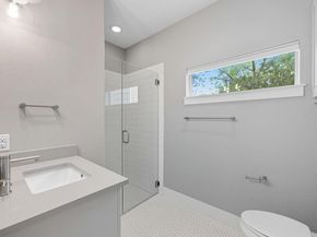 1010 Muse LN 15, Austin TX 78702