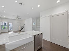 1010 Muse LN 15, Austin TX 78702