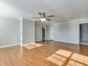 4010 Long Champ DR 14, Austin TX 78746