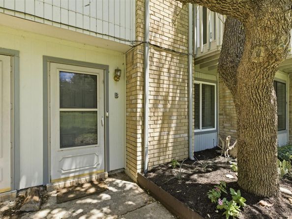 4204 Hudson Bend RD B, Austin TX 78734