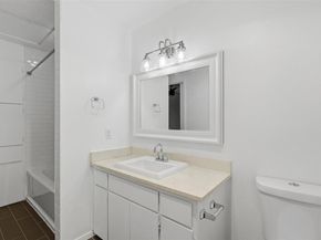 4204 Hudson Bend RD B, Austin TX 78734
