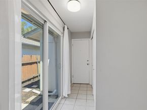4204 Hudson Bend RD B, Austin TX 78734