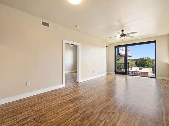 3016 Guadalupe ST 303, Austin TX 78705