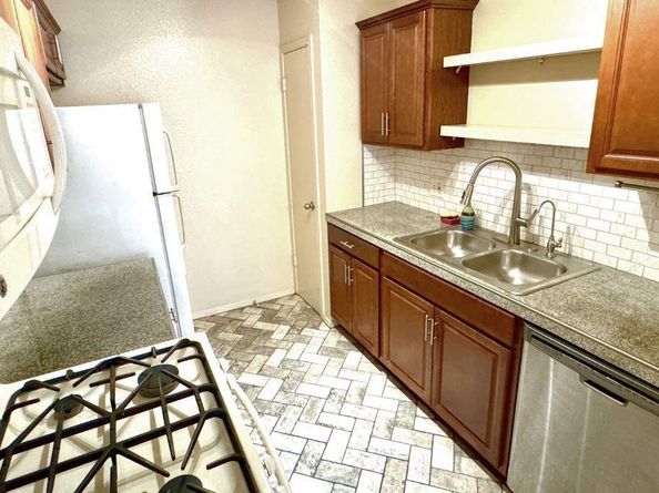 1121 Peggotty PL, Austin TX 78753