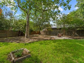 7605 Meadowview LN, Austin TX 78752
