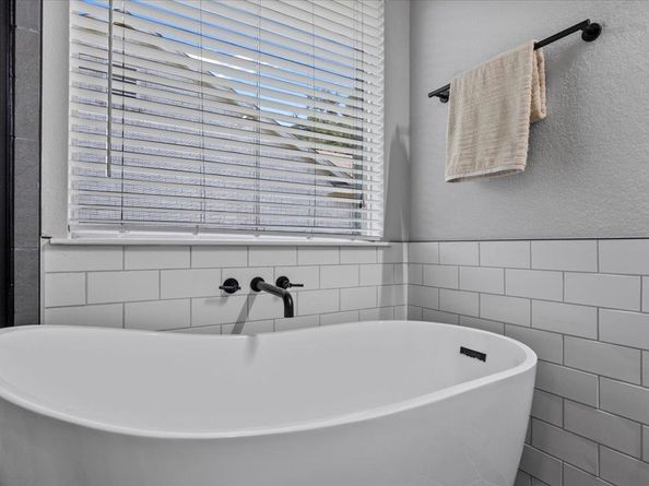 17409 Salt Flat LN, Round Rock TX 78664