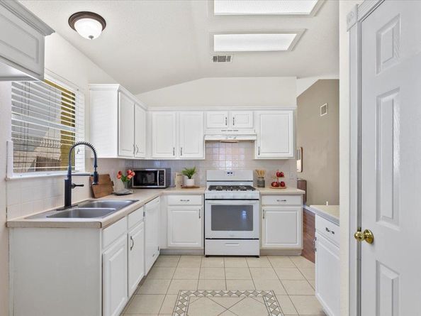 17409 Salt Flat LN, Round Rock TX 78664