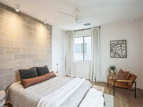 700 Denson DR 1101, Austin TX 78752