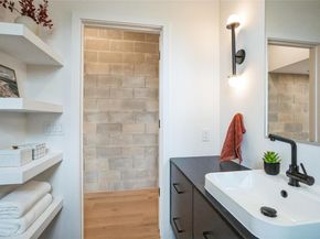 700 Denson DR 1101, Austin TX 78752