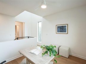 700 Denson DR 1101, Austin TX 78752