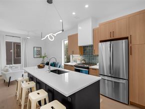 700 Denson DR 1101, Austin TX 78752
