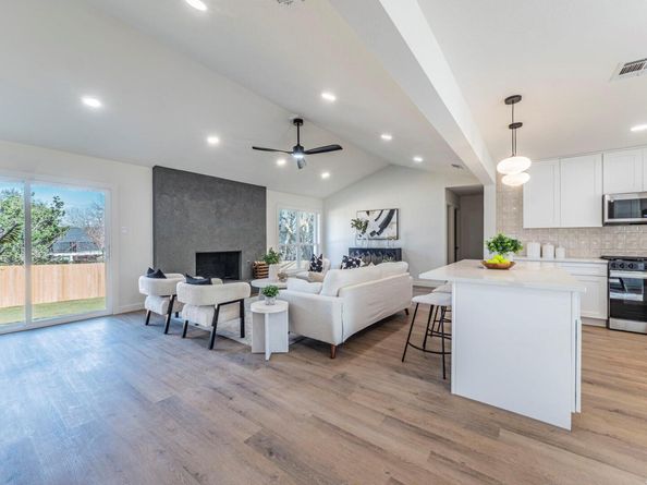 906 Fall Creek DR, Austin TX 78753