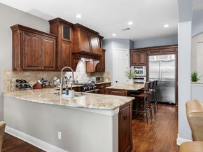 208 Santaluz LN, Austin TX 78732