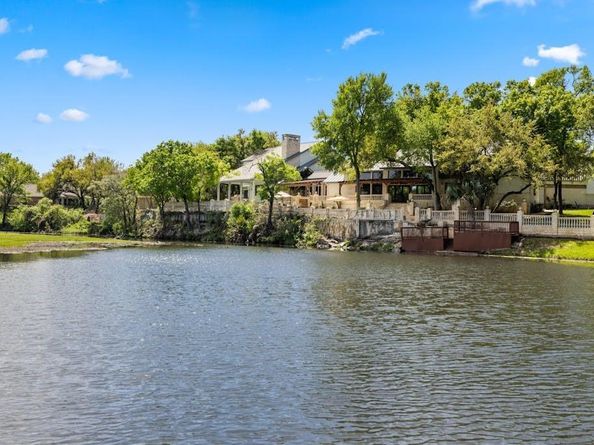 2804 Barefoot LN, Round Rock TX 78665