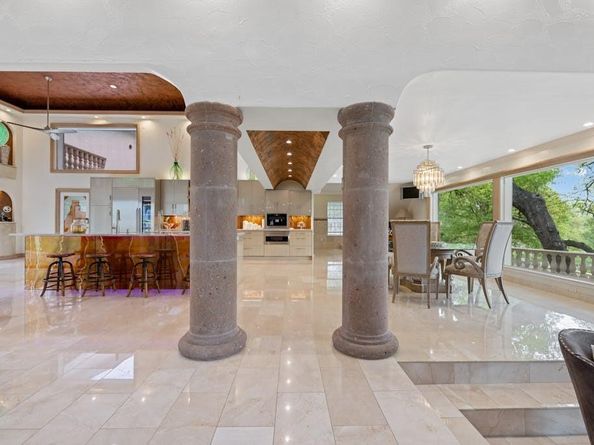 2804 Barefoot LN, Round Rock TX 78665