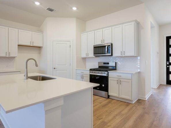 1916 Crooked Creek ST, Leander TX 78641