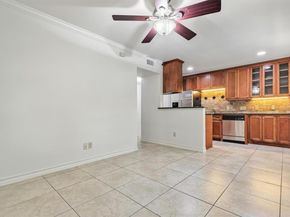 407 E 45th ST 111, Austin TX 78751