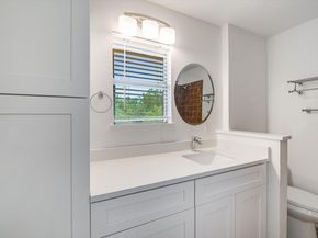 745 E Oltorf ST E 201, Austin TX 78704