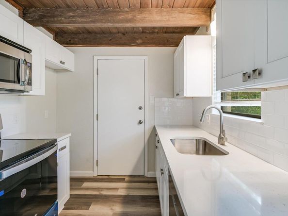 745 E Oltorf ST E 201, Austin TX 78704