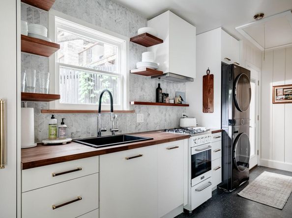 904 Avondale-A RD, Austin TX 78704