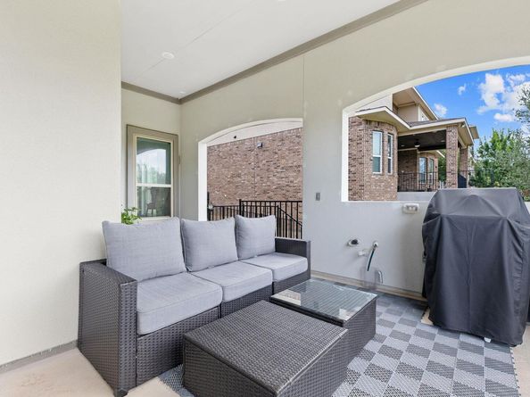615 Glacial Stream LN, Cedar Park TX 78613