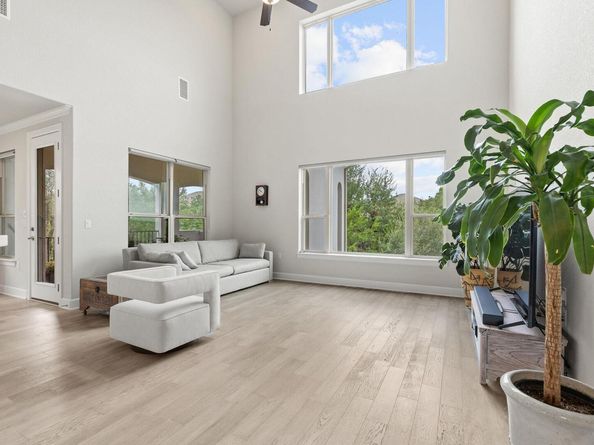 615 Glacial Stream LN, Cedar Park TX 78613