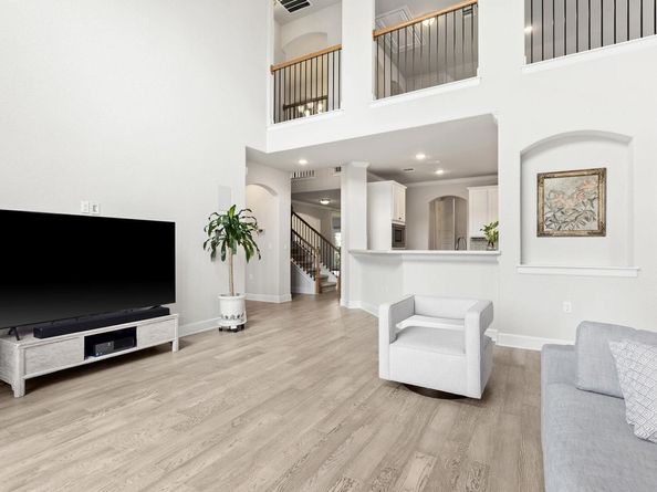 615 Glacial Stream LN, Cedar Park TX 78613