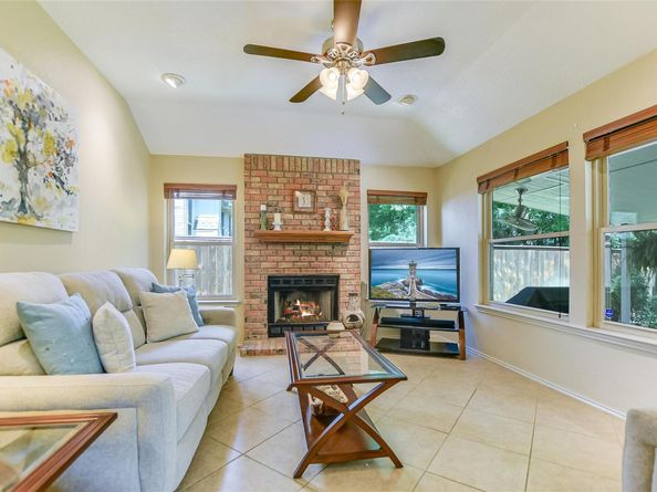 8013 Doe Meadow DR, Austin TX 78749